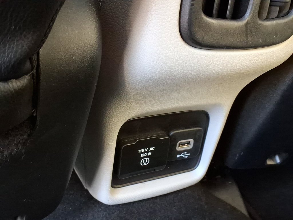 Used 2020 Blue Jeep Latitude image 17