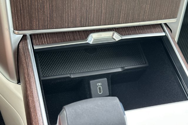 New 2026 Carpathian Grey Land Rover SE image 19