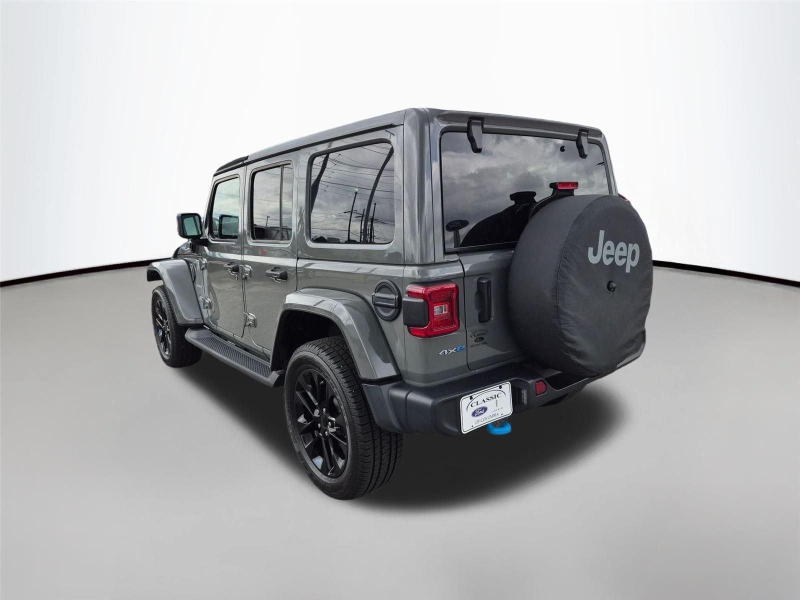 Used 2022 Sting-Gray Clearcoat Jeep Unlimited Sahara image 7