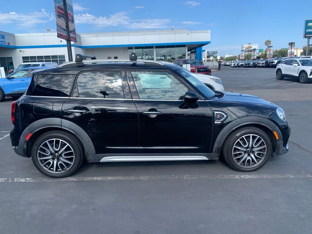 Used 2017 Black MINI Base image 5