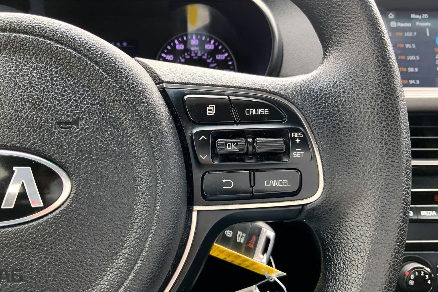 Used 2018 Snow White Pearl Kia LX image 24