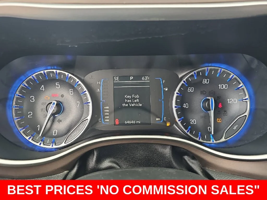 Used 2018 White Chrysler Touring L image 20