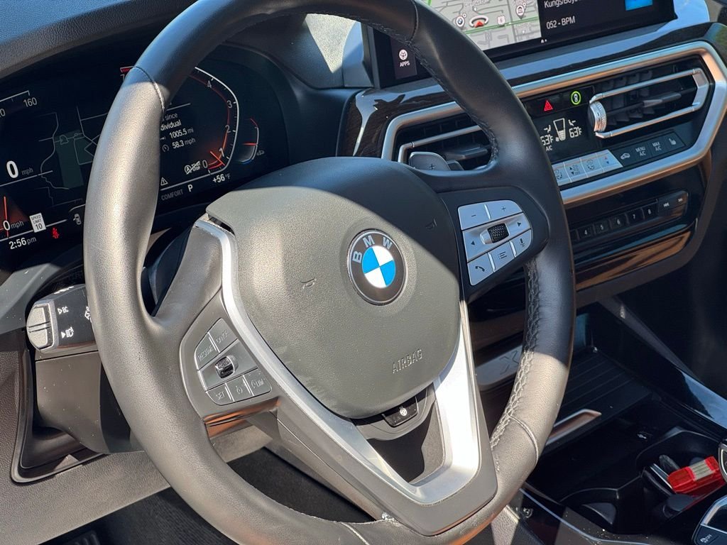 Used 2024 Black BMW xDrive30i image 16