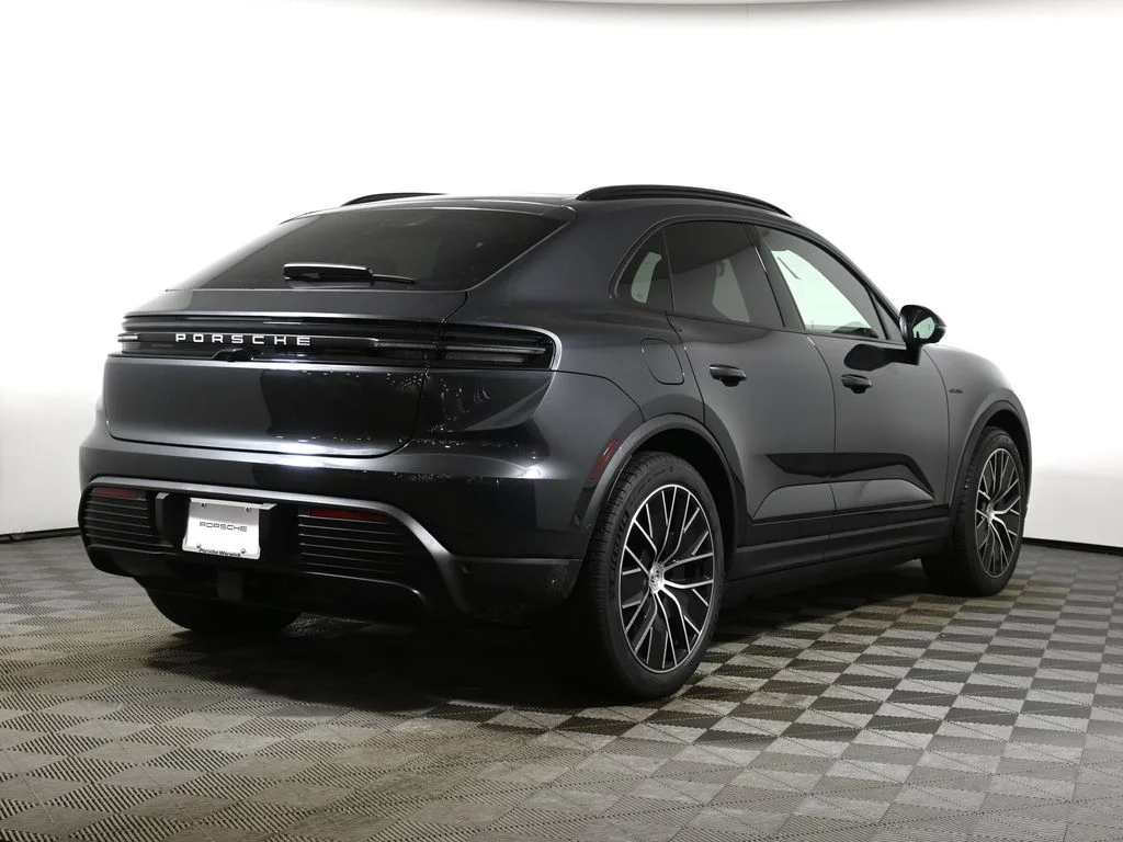 2026 Porsche Macan Base - Photo 7