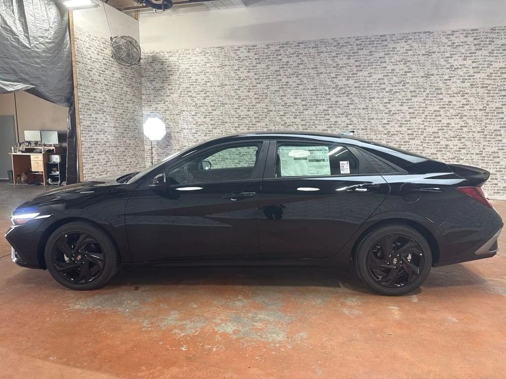 New 2026 Abyss Black Hyundai SEL Sport image 4