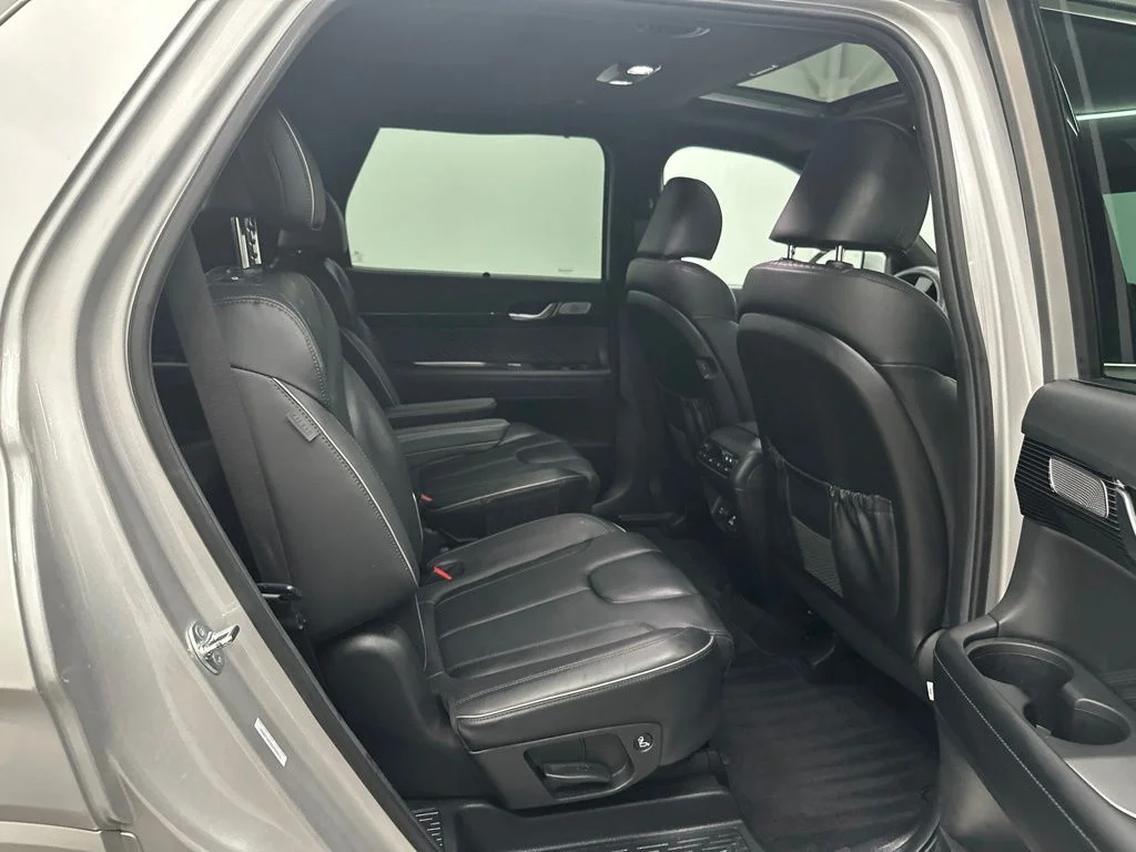 Used 2025 Silver Hyundai Calligraphy image 26