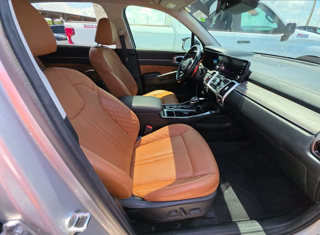 Used 2022 Silver Kia X-Line SX Prestige image 7