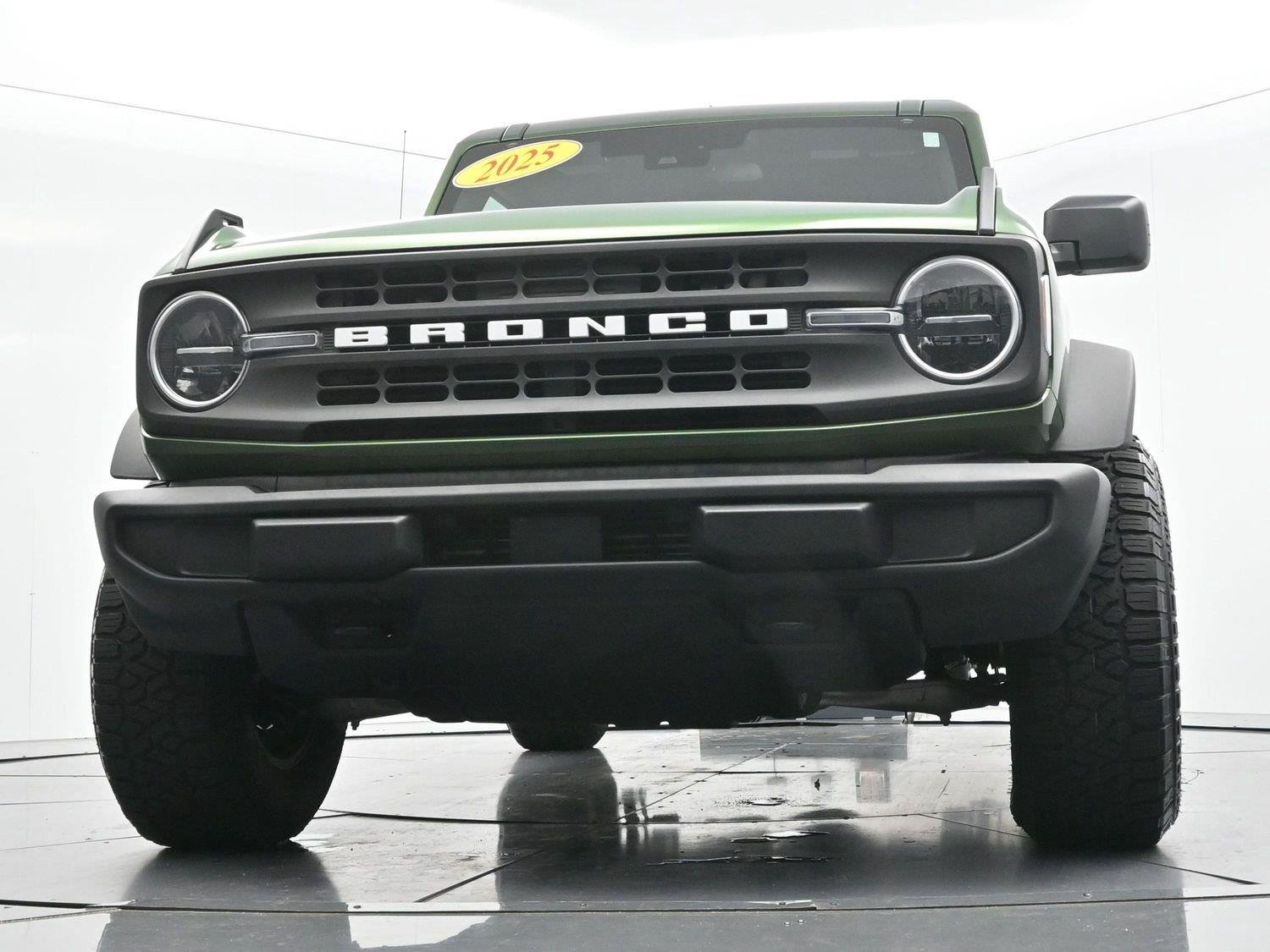 Used 2025 Green Ford Base image 49