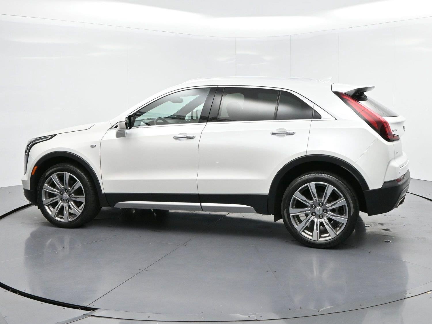Used 2023 CRYSTAL WHITE TRICOAT Cadillac AWD Premium Luxury image 5