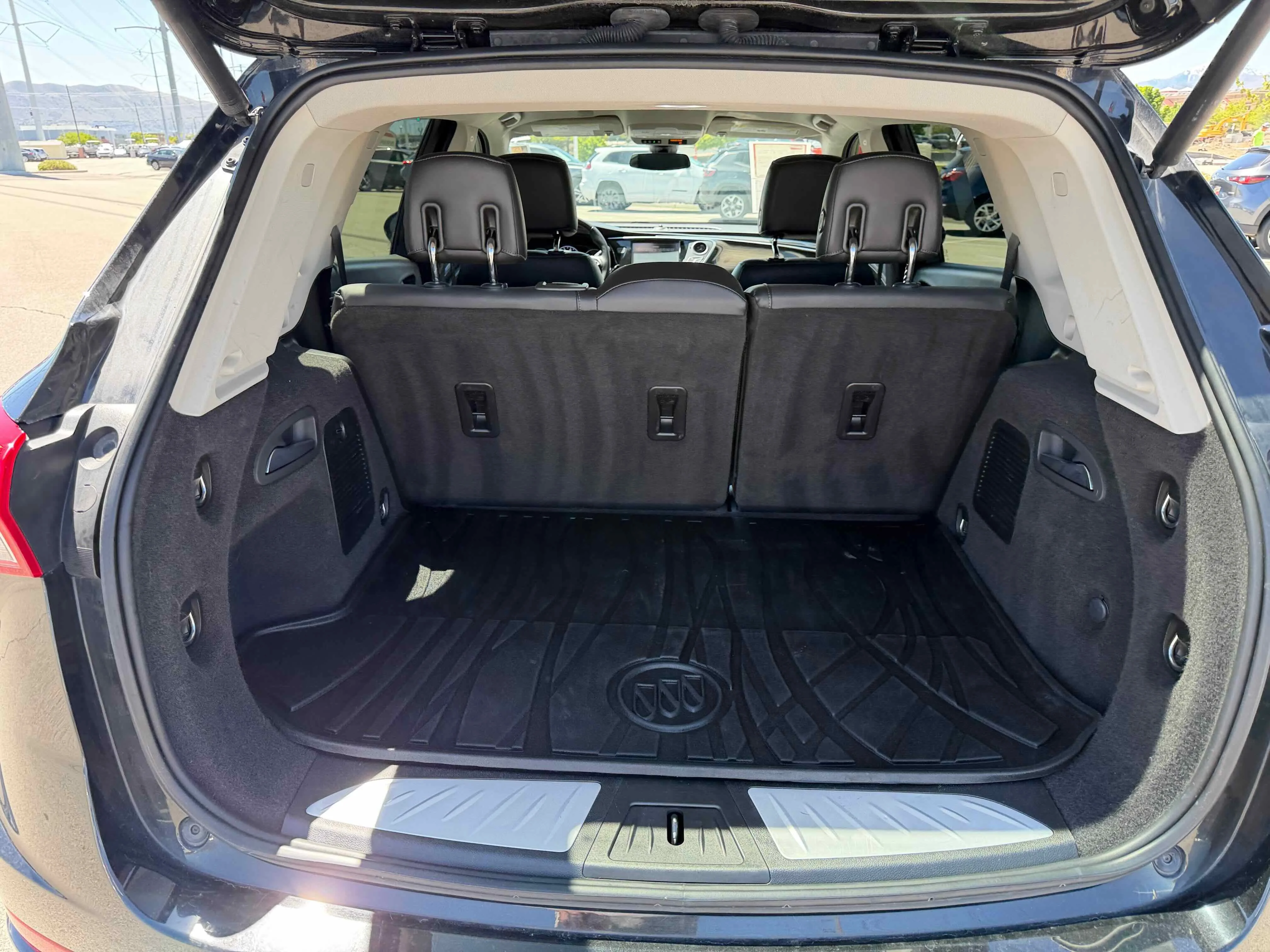 Used 2019 Ebony Twilight Metallic Buick Premium II image 31