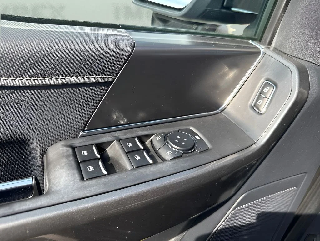 Used 2023 Black Ford XLT image 29