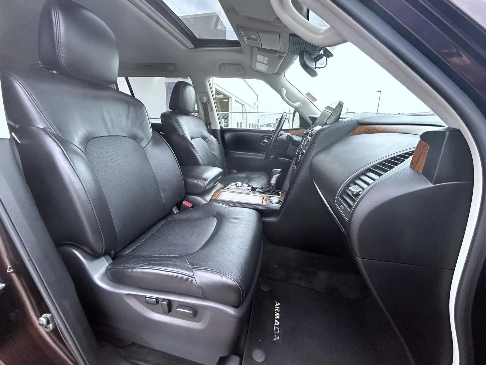 Used 2021 Brown Nissan SL image 16