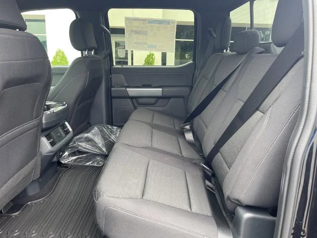New 2026 Agate Black Metallic Ford XLT image 12