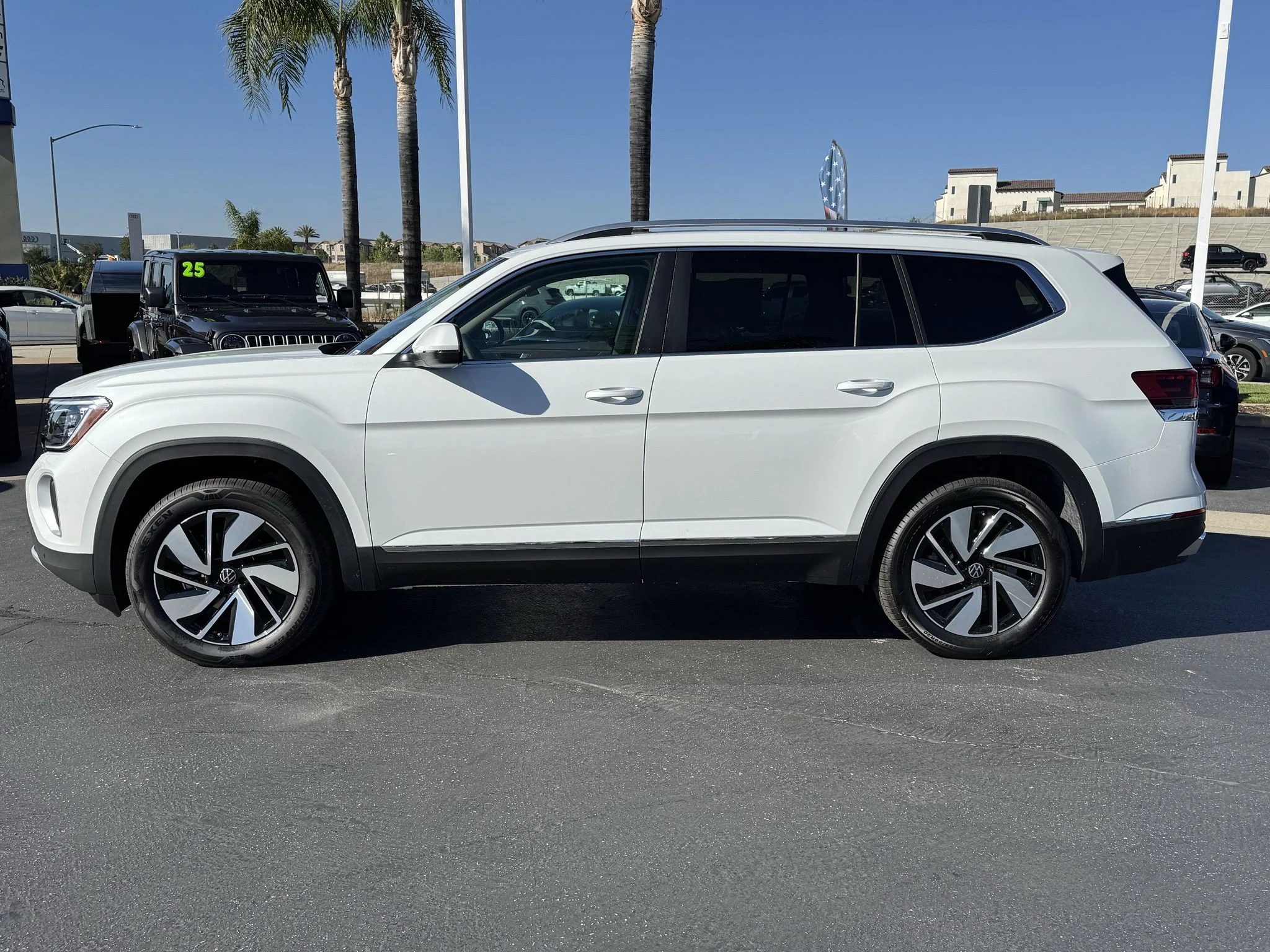 New 2026 Opal White Pearl Volkswagen 2.0T SEL image 5