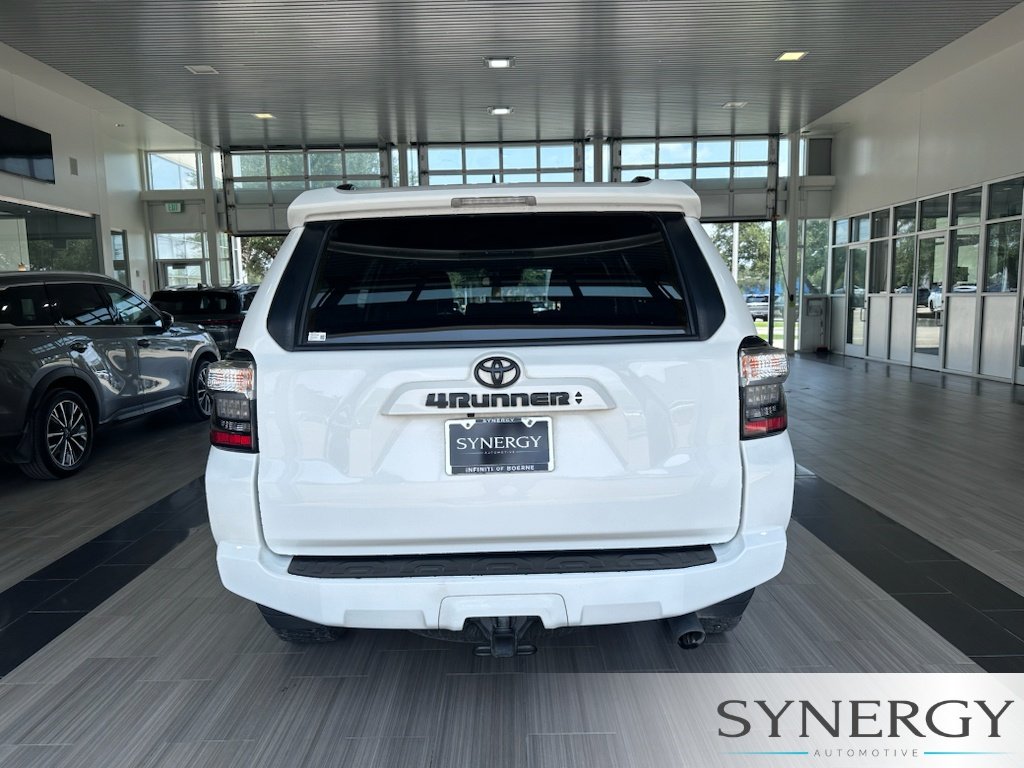 Used 2023 Ice Cap Toyota SR5 Premium image 5