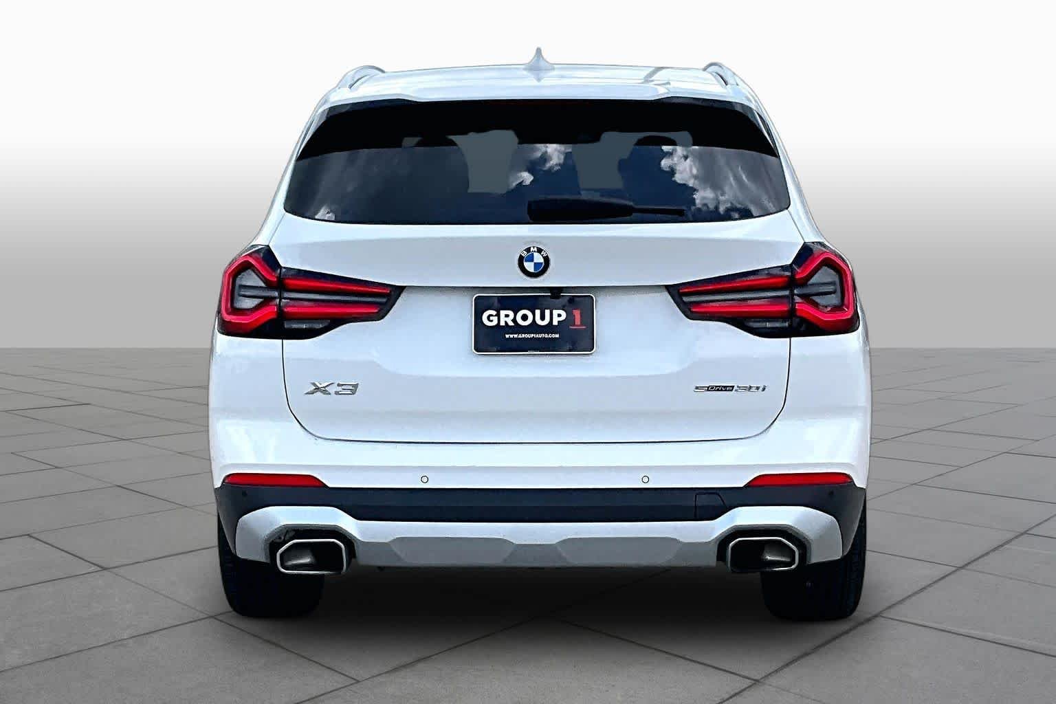 Used 2024 Alpine White BMW sDrive30i image 5
