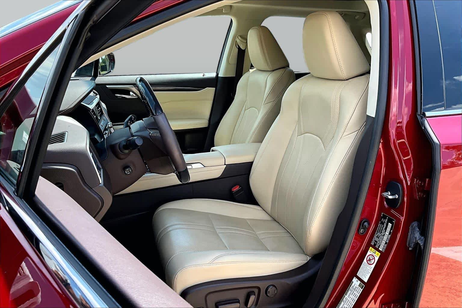Used 2018 Matador Red Mica Lexus  image 8