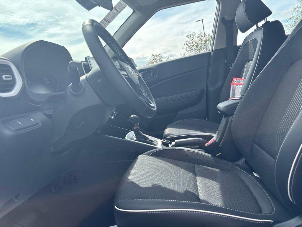 New 2026 White Hyundai SEL w/Two-Tone Roof image 10