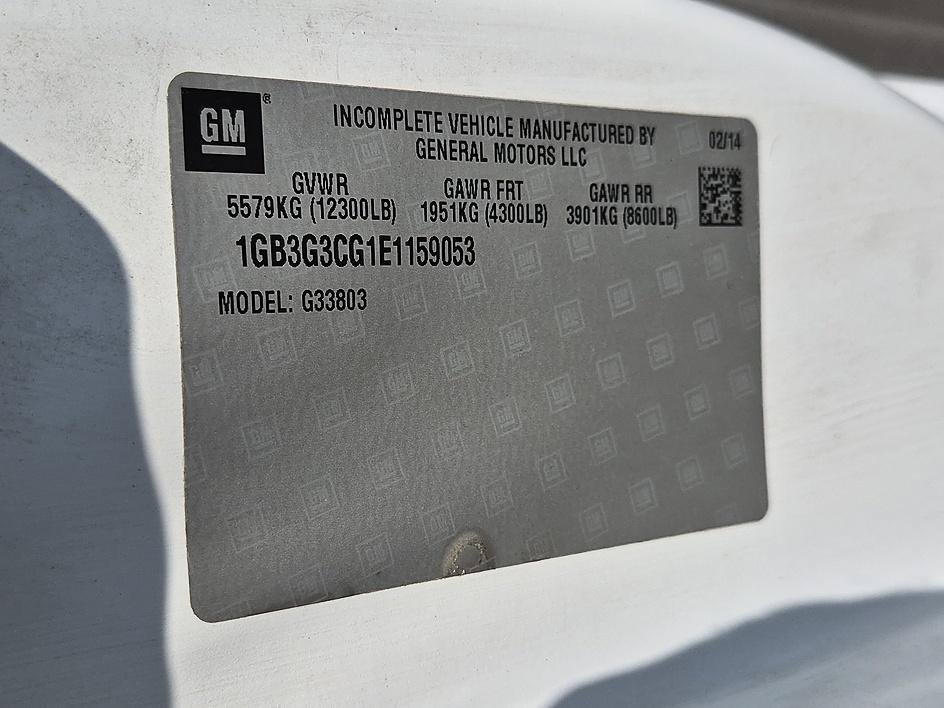 Used 2014 Summit White Chevrolet Work Van image 34