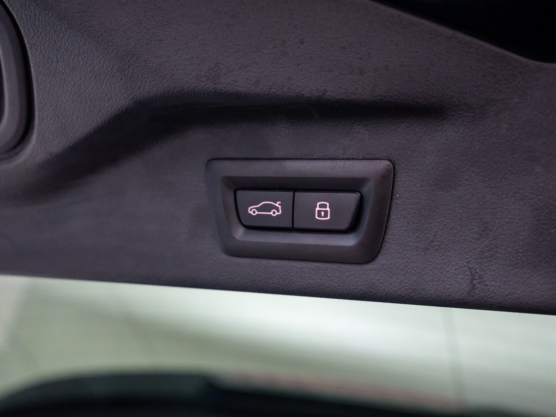 Used 2024 Black BMW M60i image 37