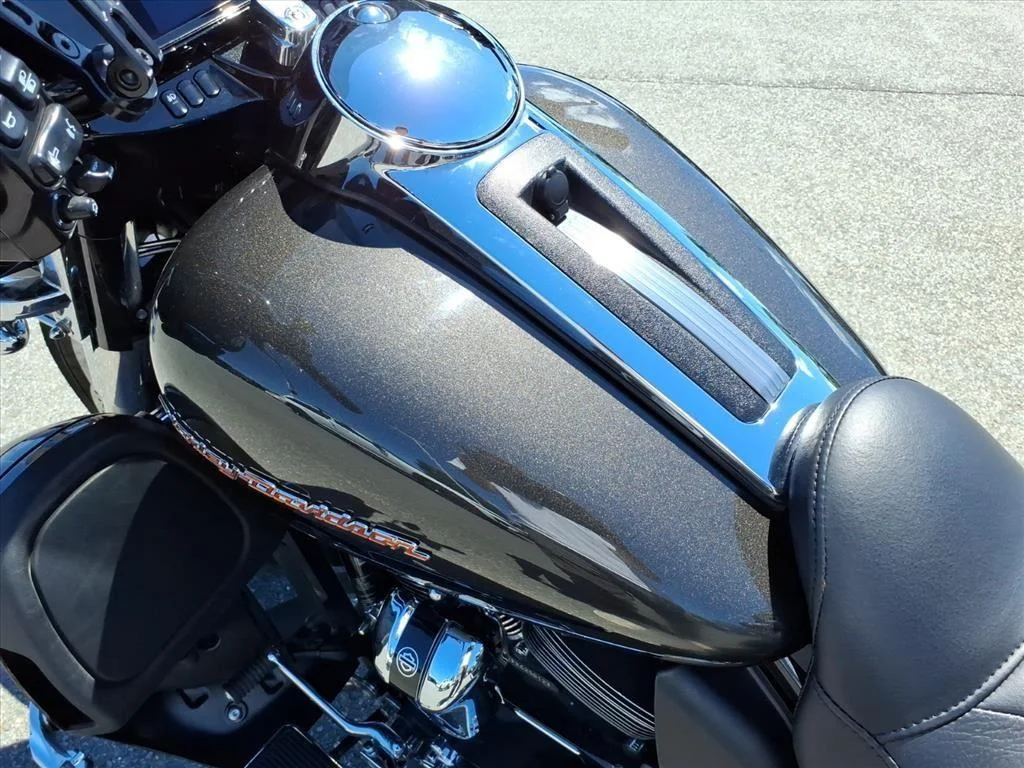 Used 2019 BLACK HARLEY Cruiser image 12
