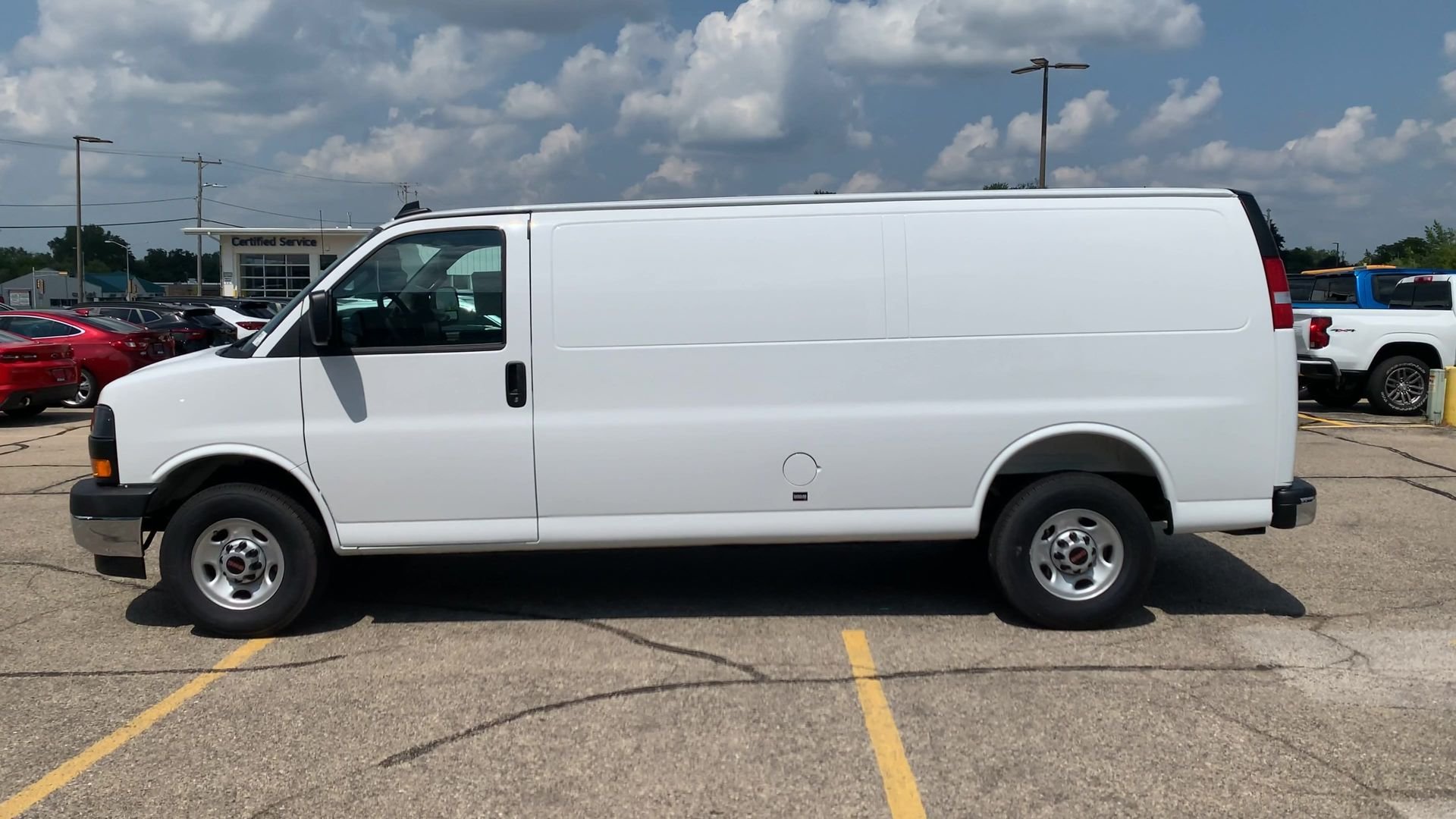 New 2025 Summit White GMC Work Van image 29