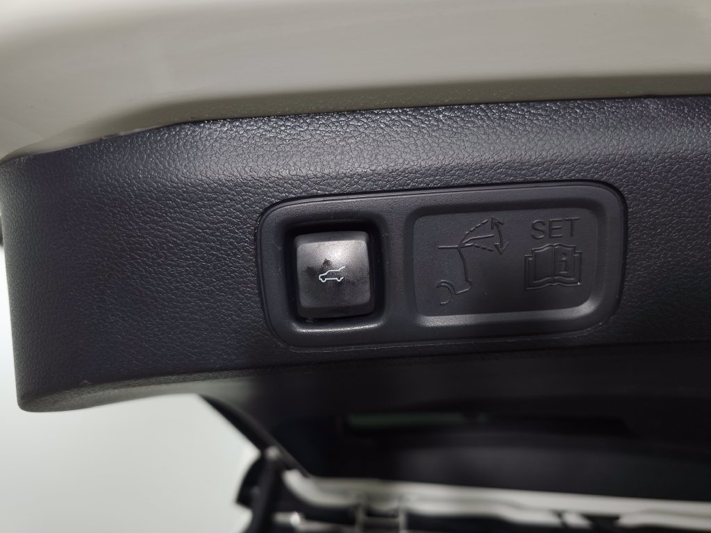 Used 2022 White Ford XLT image 8