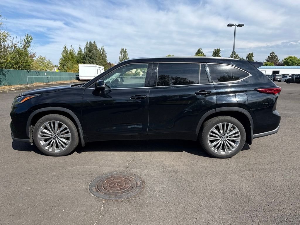 Used 2022 Midnight Black Metallic Toyota Platinum image 3