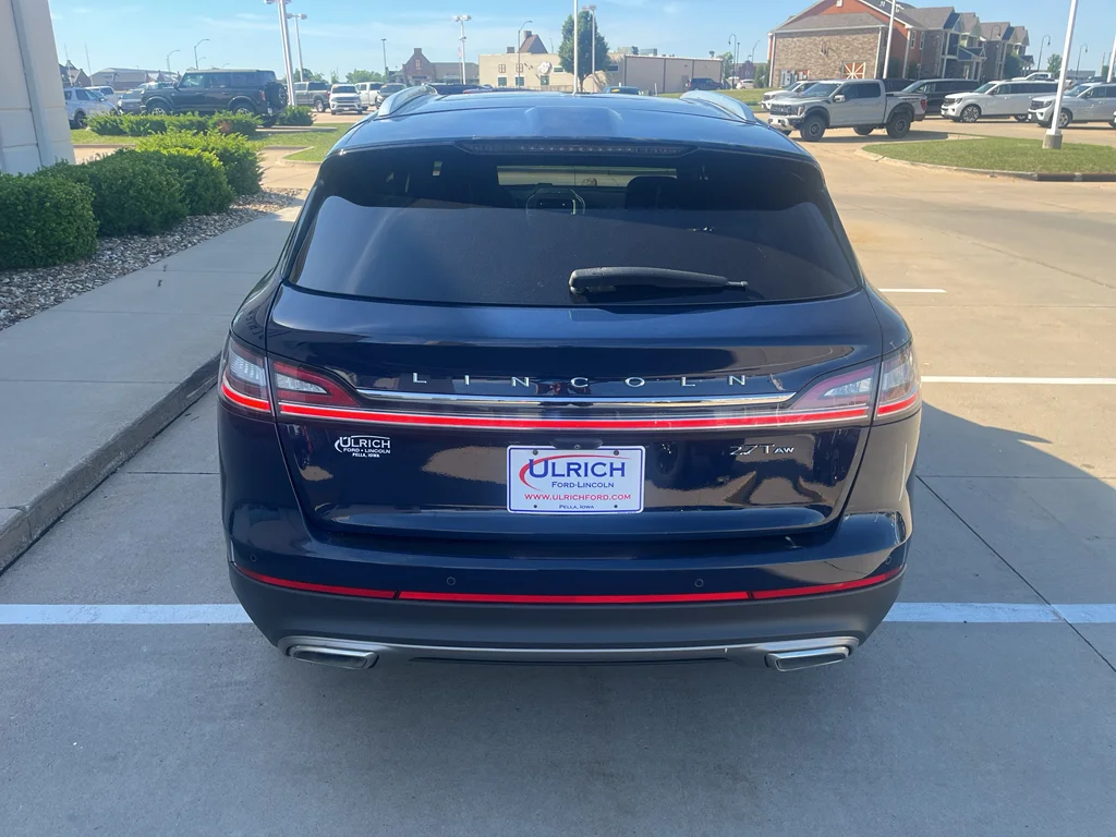 Used 2020 Rhapsody Blue Lincoln Reserve image 7