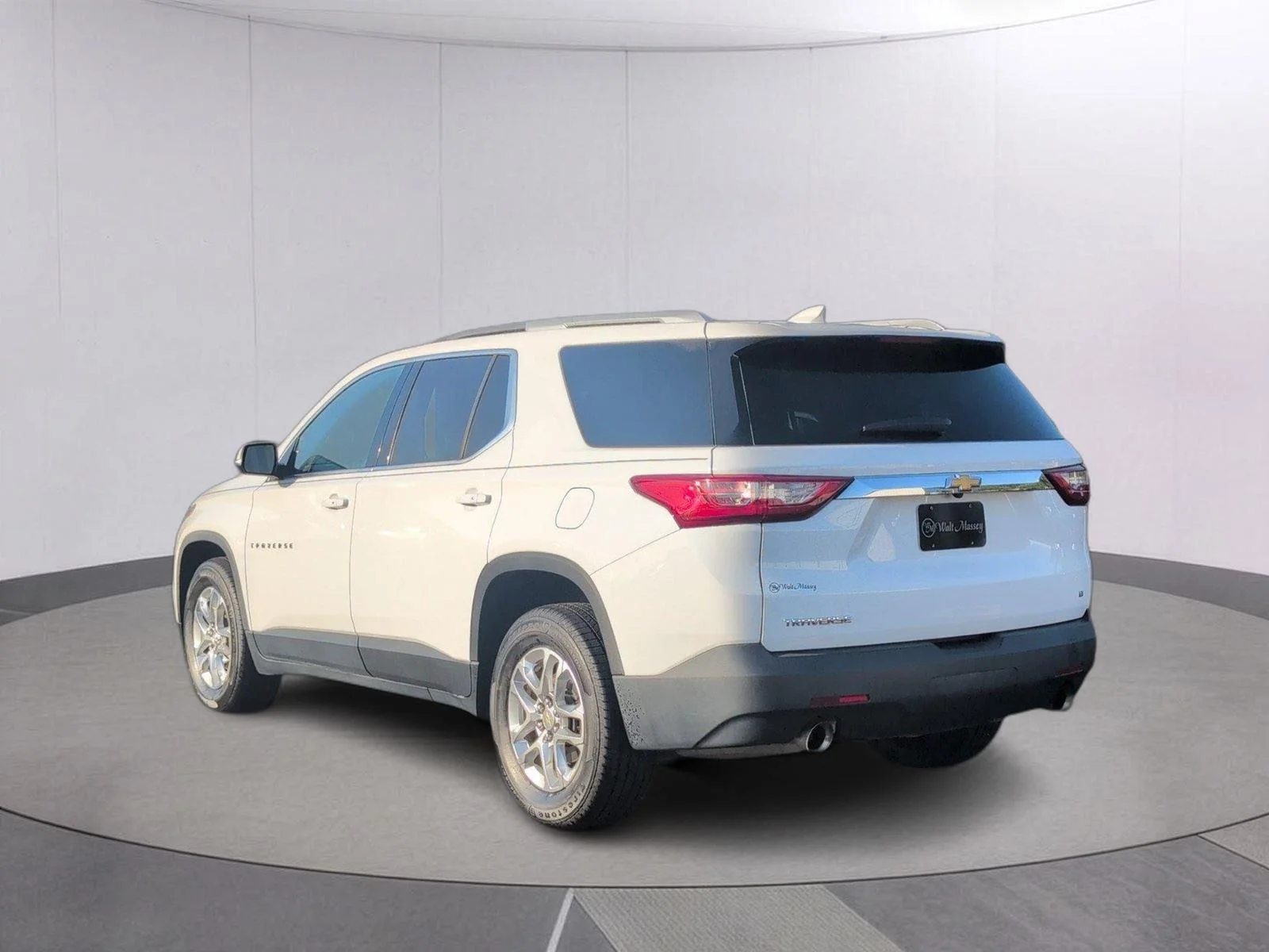 Used 2018 SUMMIT WHITE Chevrolet LT Cloth image 3