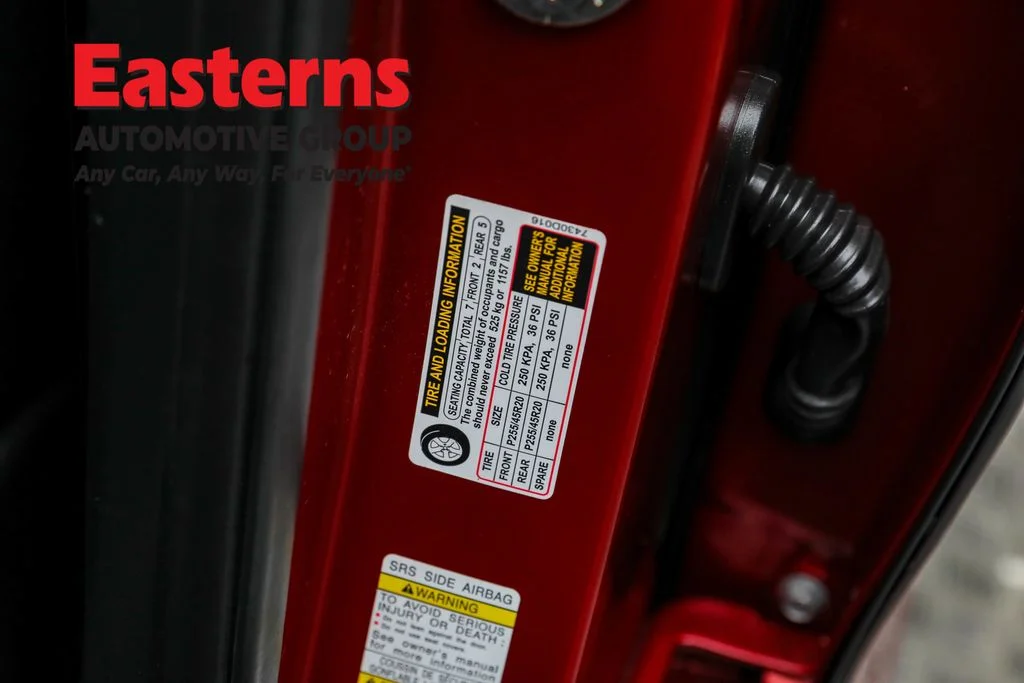 Used 2023 Red Mitsubishi SE image 34