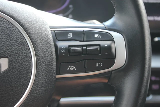 Used 2024 Silver Kia EX image 17
