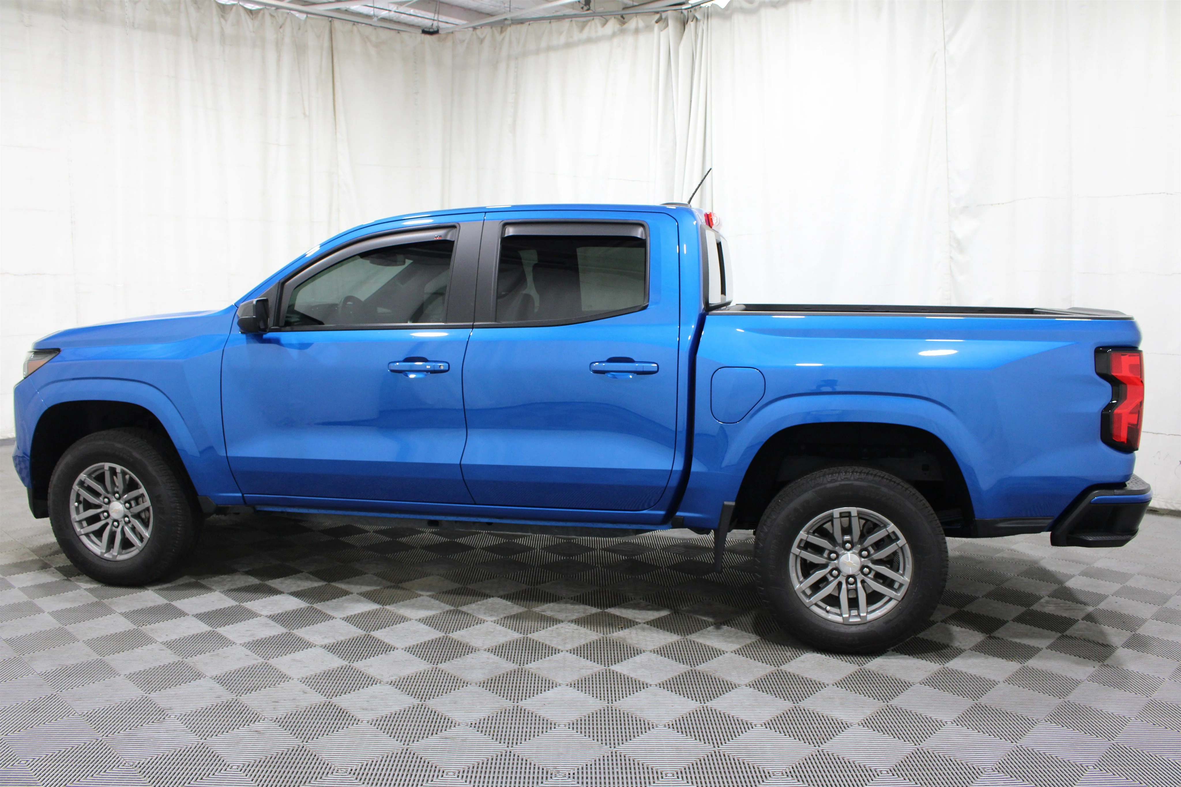 2023 Chevrolet Colorado LT - Photo 31