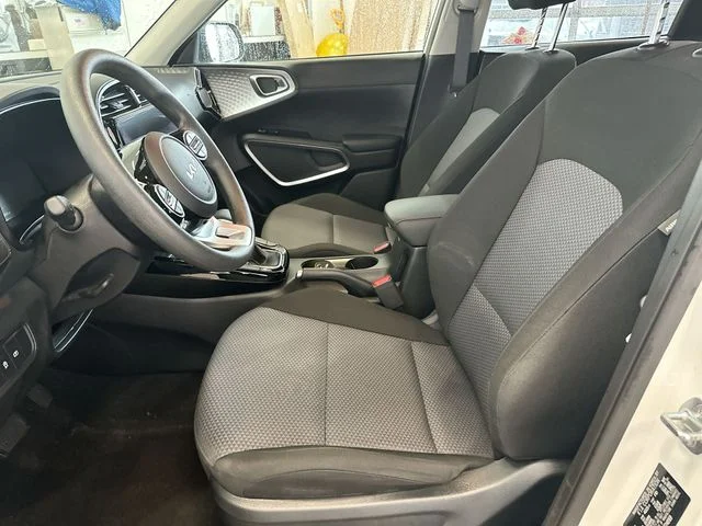 Used 2025 White Kia S image 15