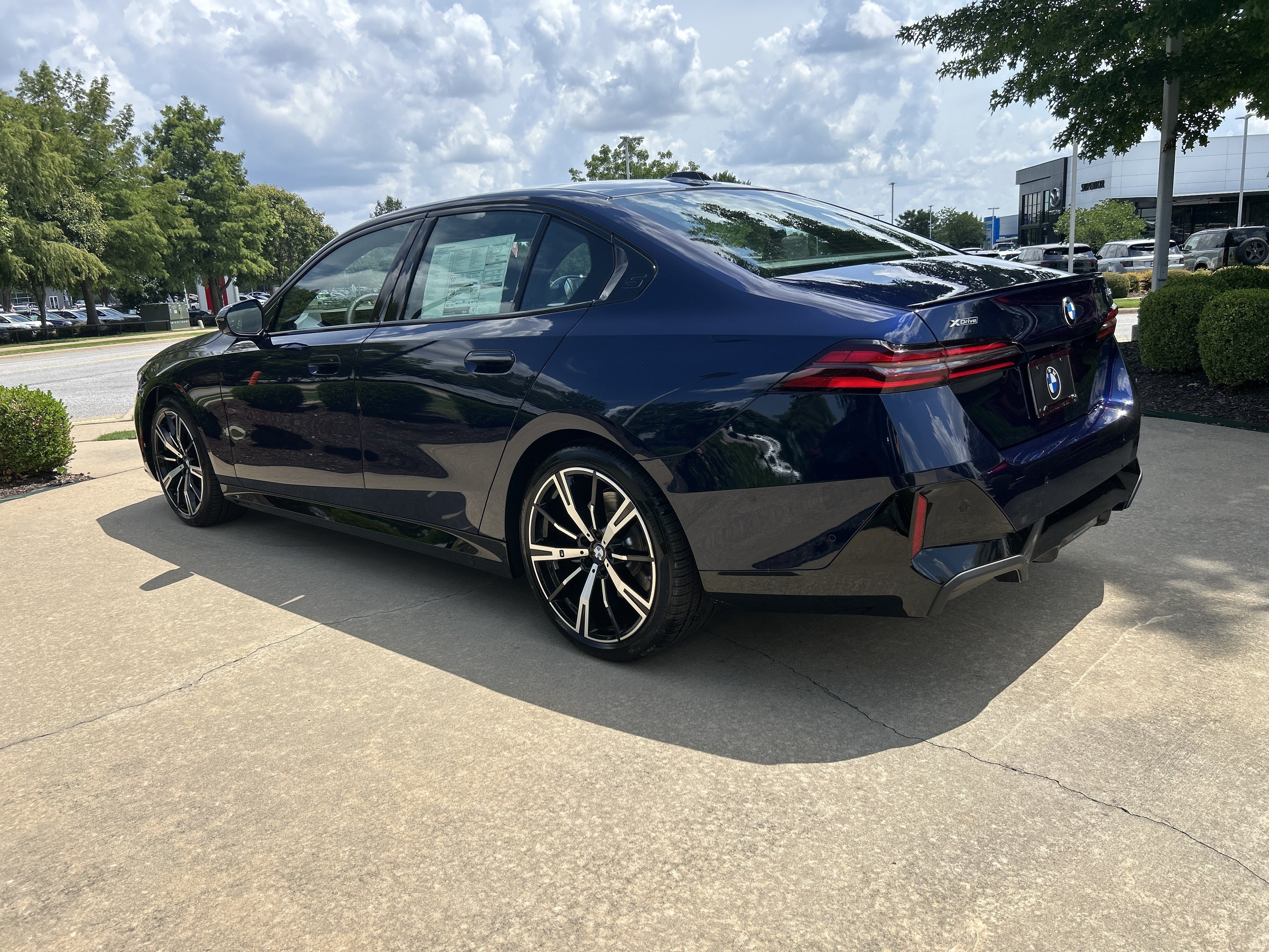 New 2026 0C3Z Tanzanite Blue II Metallic BMW 530i xDrive image 3