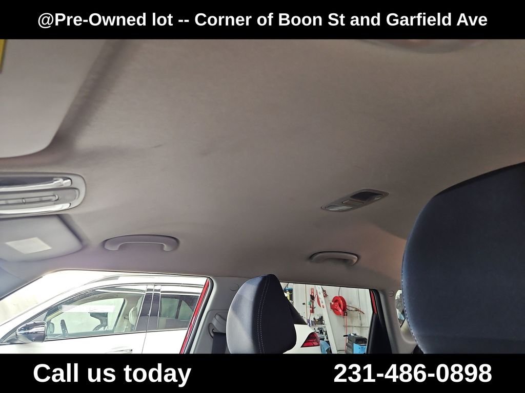 Used 2019 Red Kia Base image 13