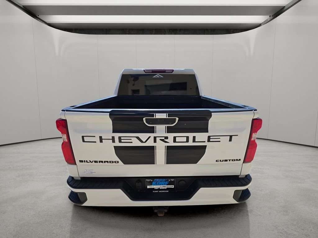 Used 2022 White Chevrolet Custom image 4