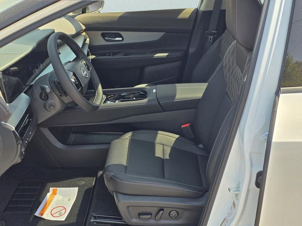 New 2026 White Nissan Platinum image 12