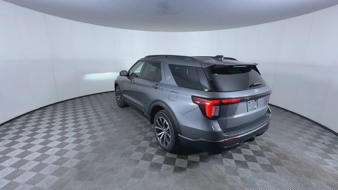 New 2027 Carbonized Gray Metallic Ford ST-Line image 7
