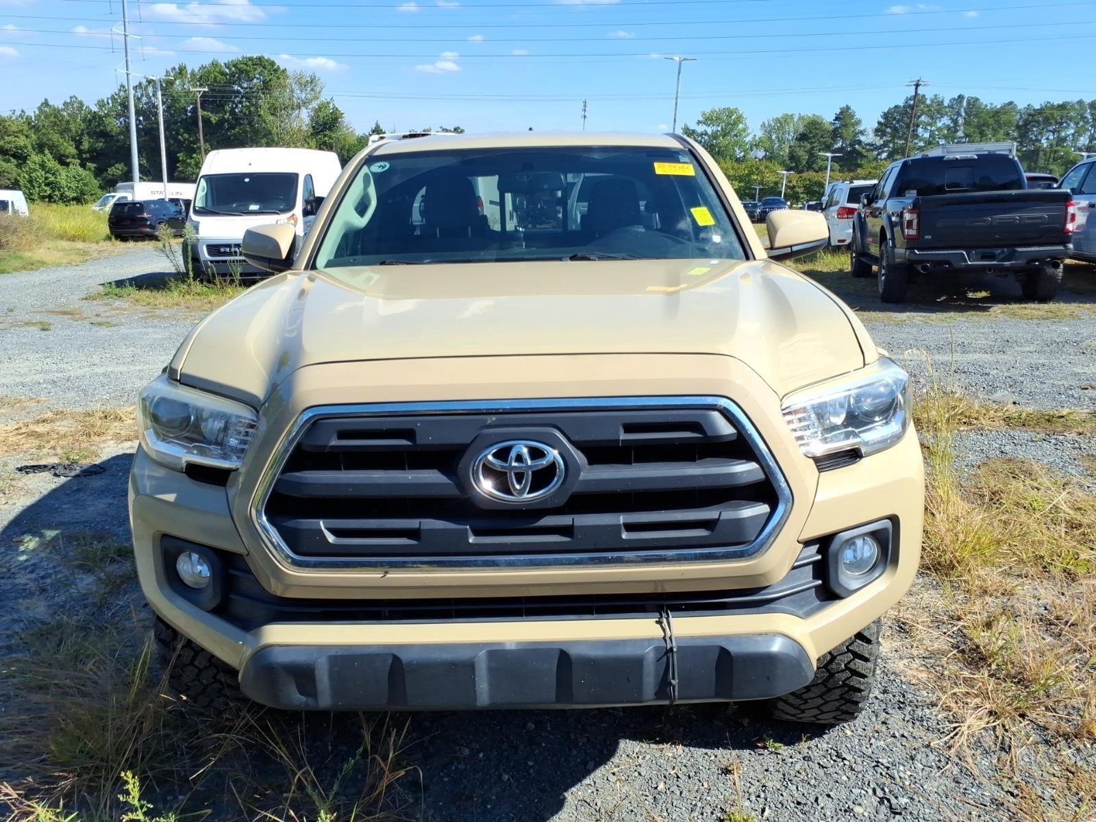 Used 2017  TOYOTA  image 4