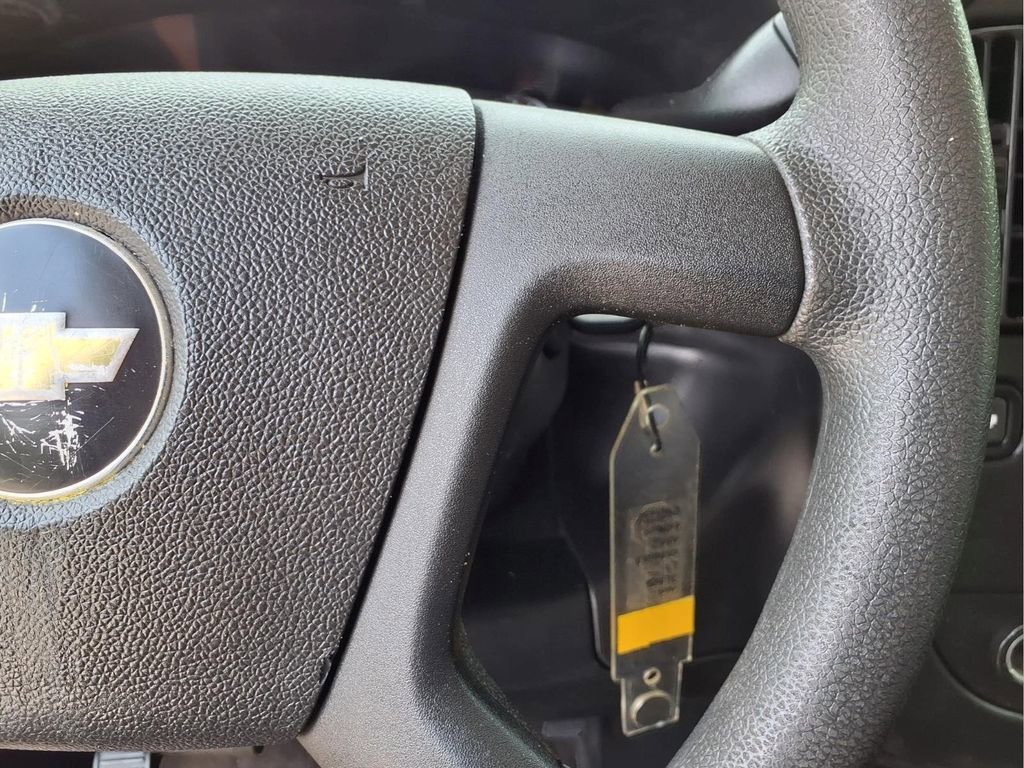 Used 2019 SUMMIT WHITE Chevrolet LT image 20