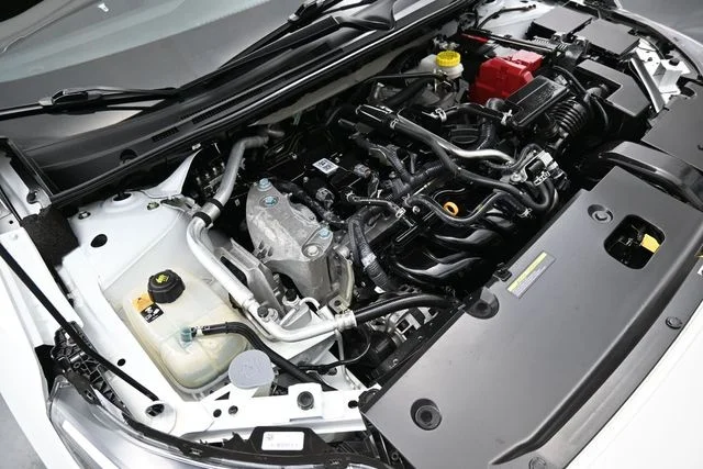 Used 2024 White Nissan SV image 39
