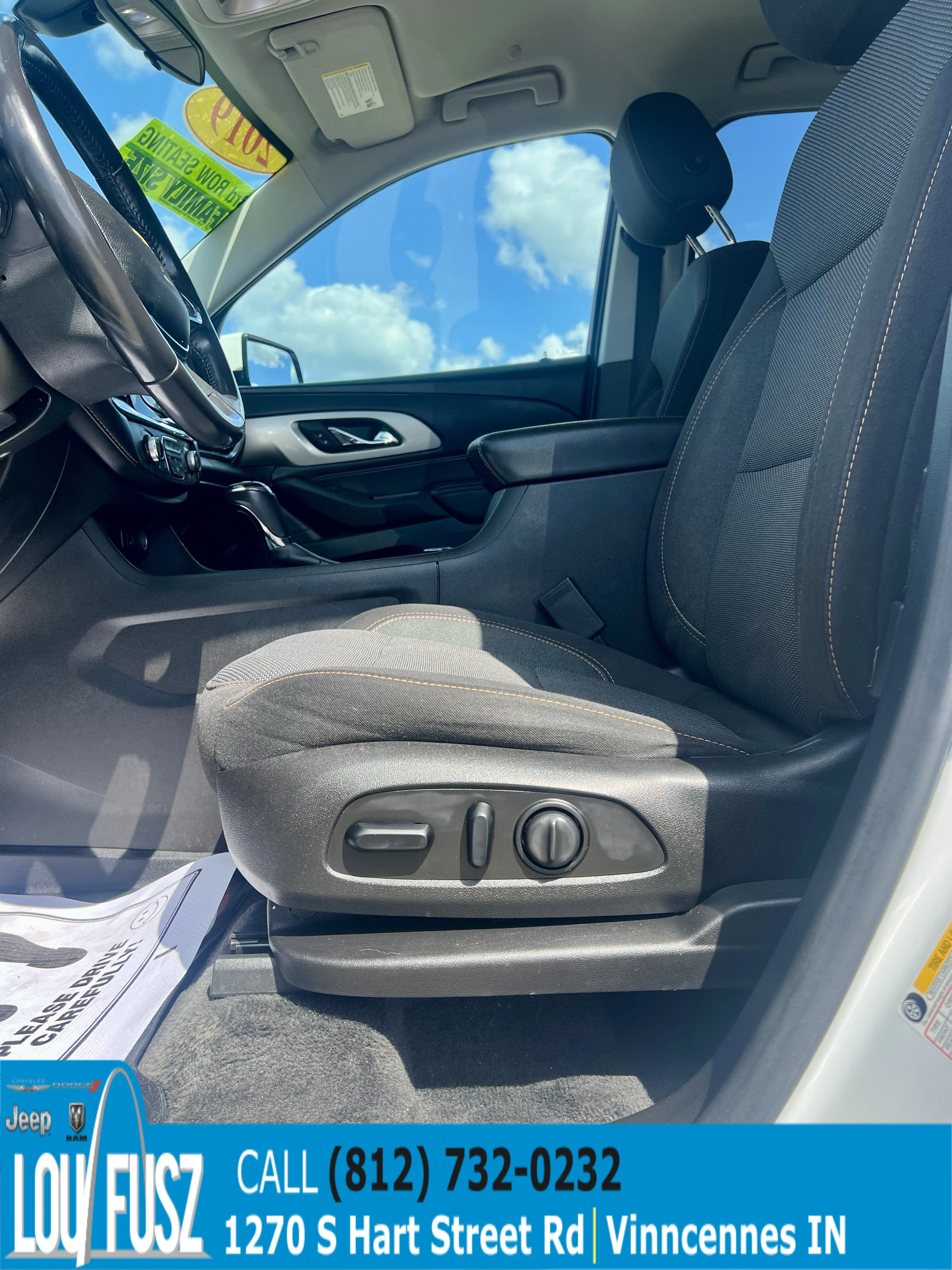 Used 2019 Summit White Chevrolet LT Cloth image 9