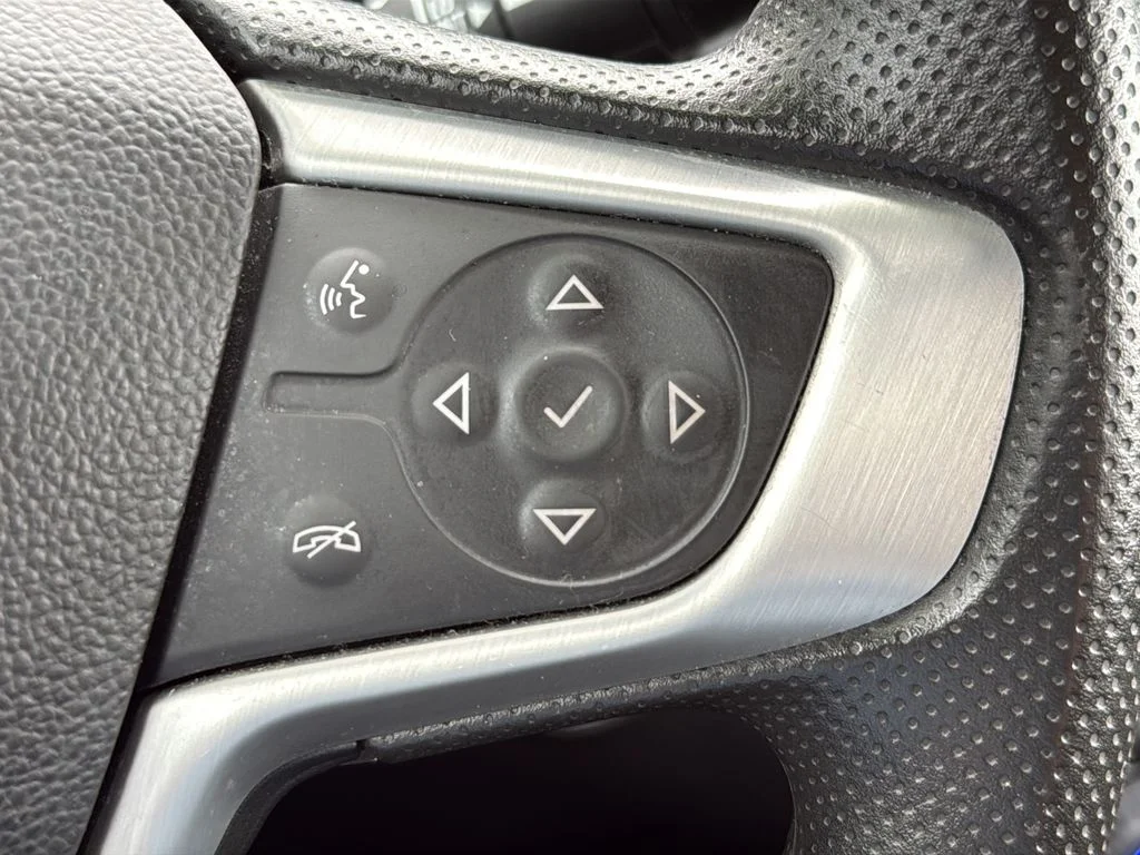 Used 2023 Silver GMC SLE image 18