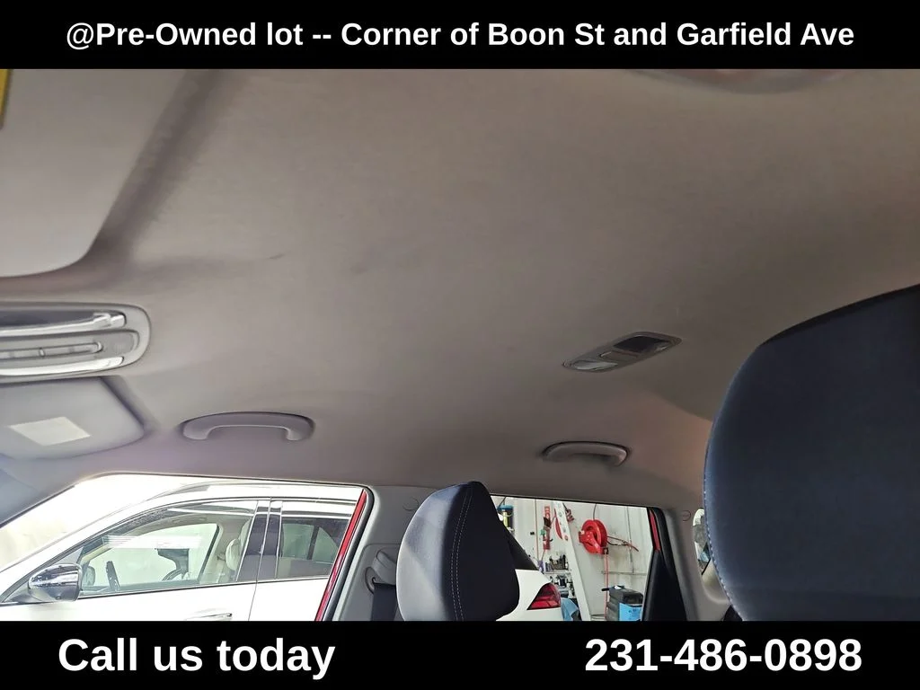 Used 2019 Red Kia Base image 13