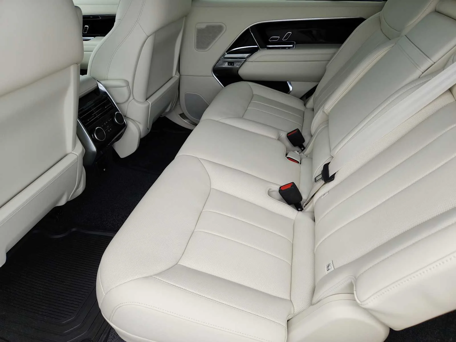 New 2026 Carpathian Grey LAND ROVER SE LWB 7-Seats / V8 image 29