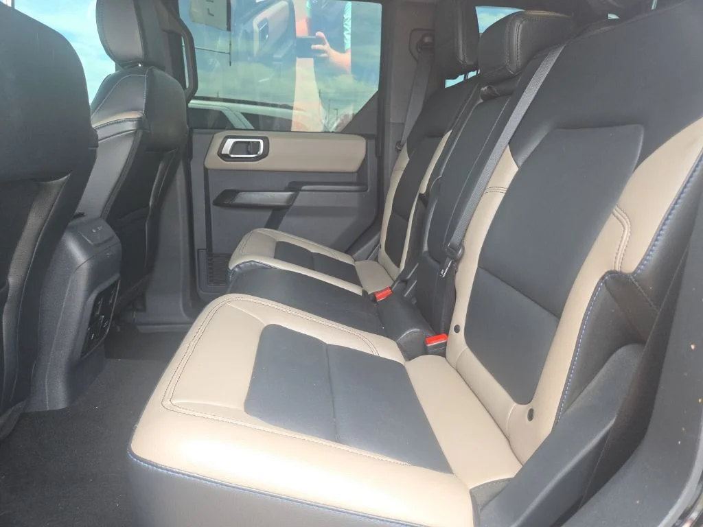 Used 2024 Black Ford Wildtrak image 15
