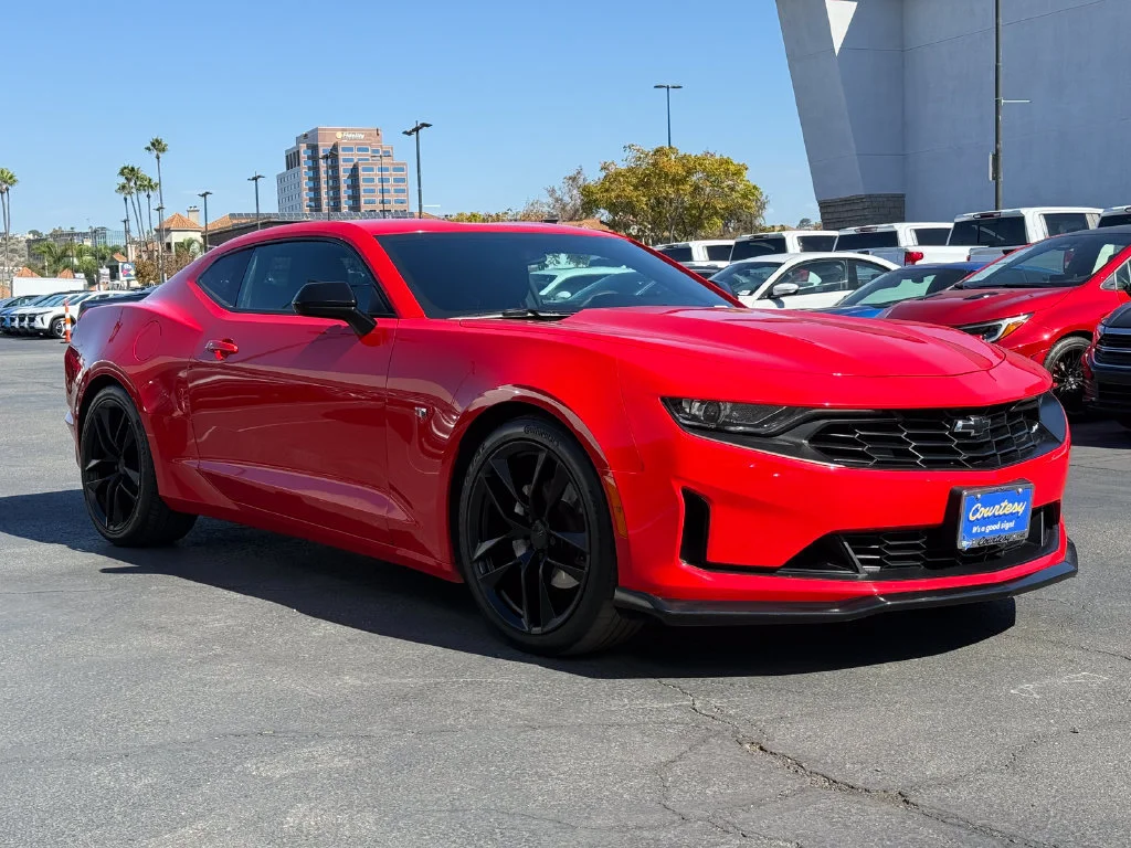 Used 2020 RED HOT Chevrolet 1LT image 5