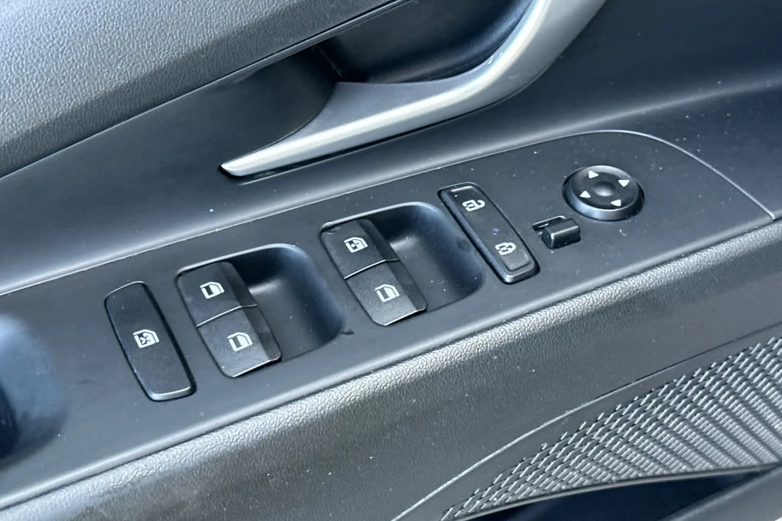 Certified Used 2023 Fluid Metallic Hyundai SEL image 13