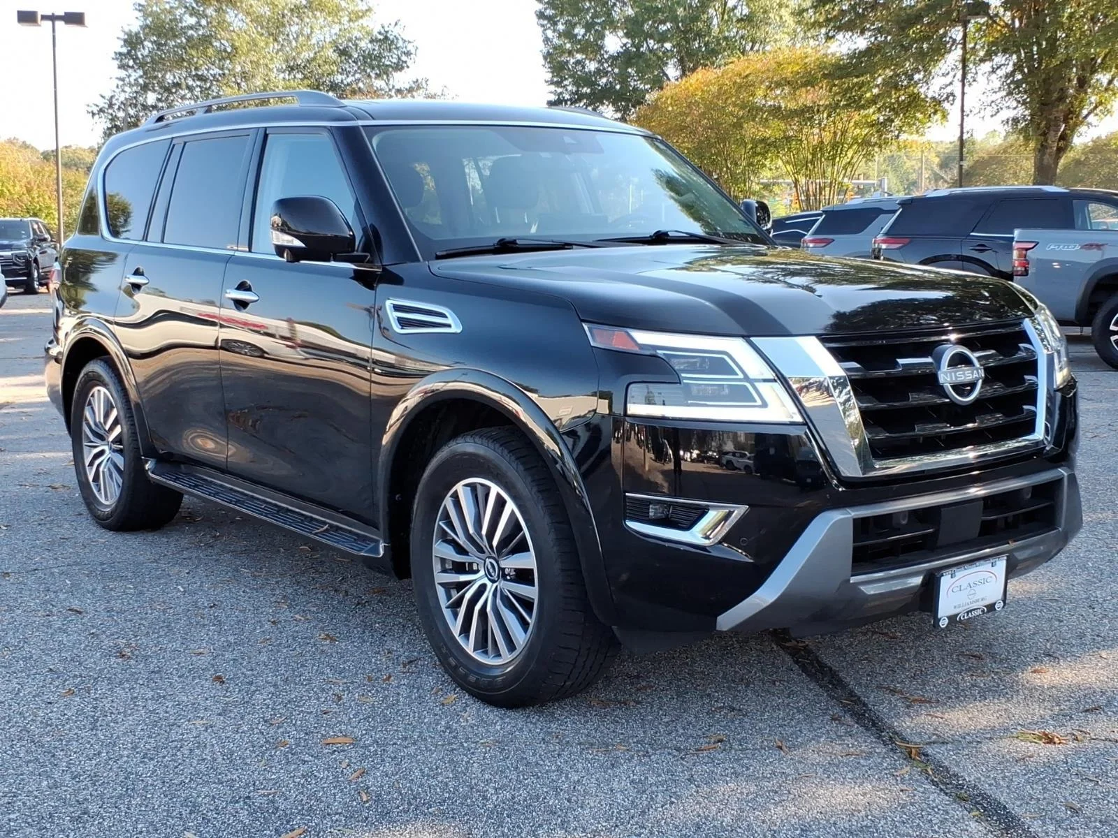 Used 2023 Super Black Nissan SL image 5